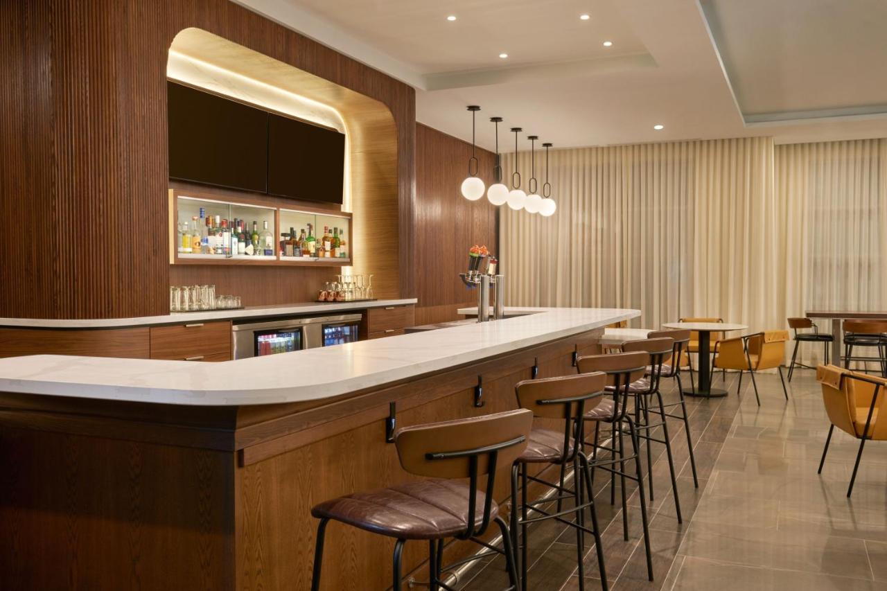 Courtyard By Marriott Kitchener Hotell Eksteriør bilde