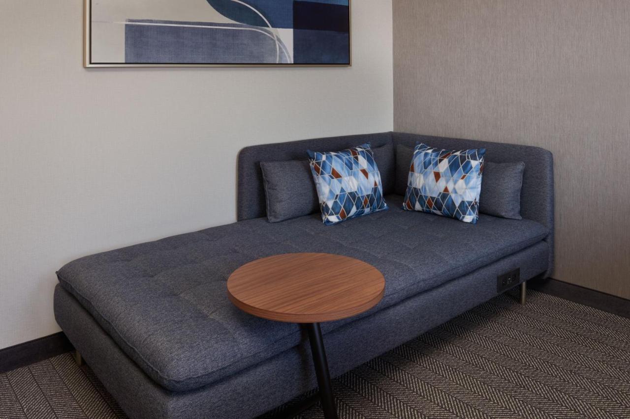 Courtyard By Marriott Kitchener Hotell Eksteriør bilde